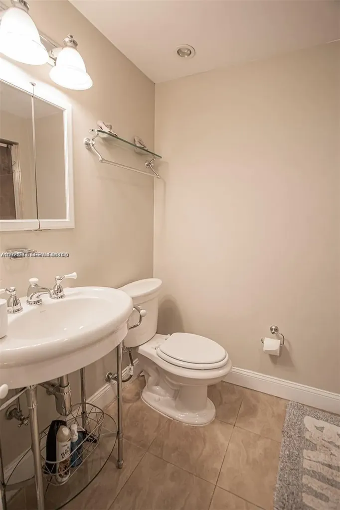 1531 Moffett Street Hollywood FL 33020