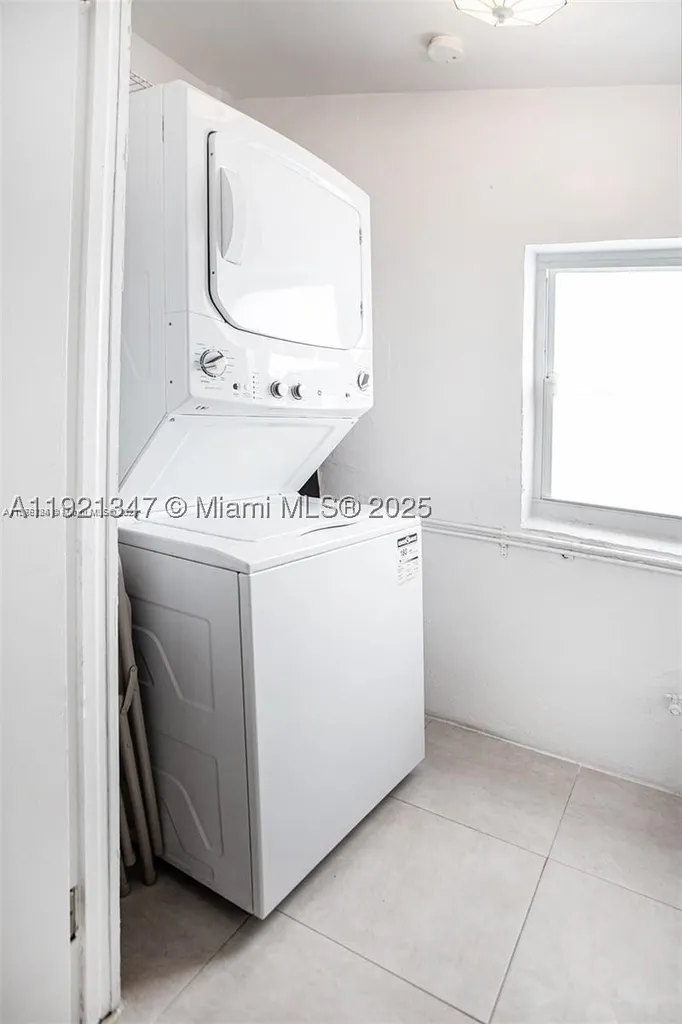 1531 Moffett St (AVAILABLE Now) Hollywood FL 33020