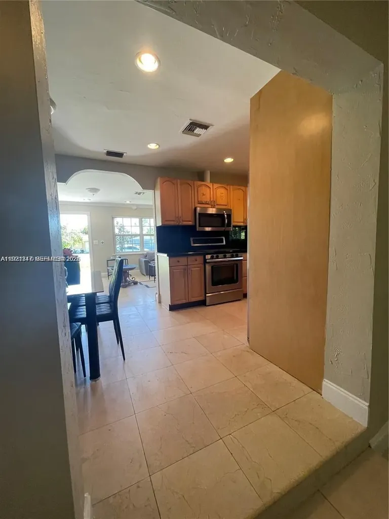 1531 Moffett Street Hollywood FL 33020
