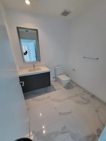 851 NE 1st Avenue Miami FL 33132