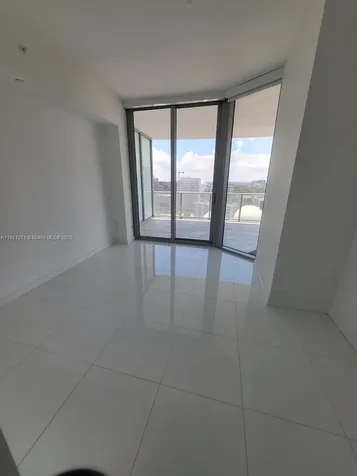 851 NE 1st Avenue Miami FL 33132