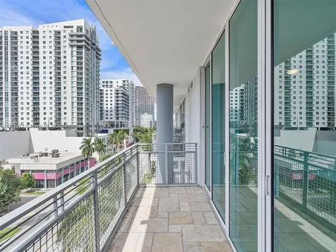 Miami FL 33137
