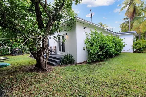 100 SW 30th Road Miami FL 33129