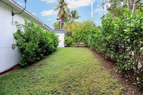 100 SW 30th Road Miami FL 33129