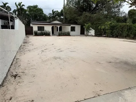6790 SW 25th Terrace Miami FL 33155