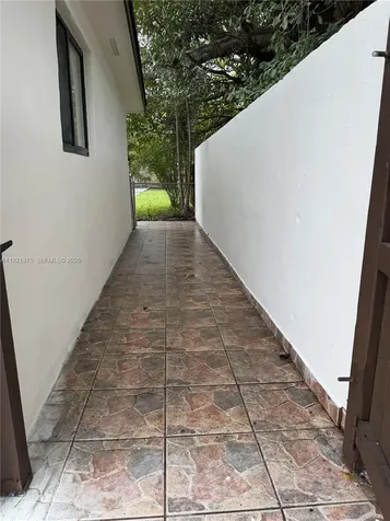 6790 SW 25th Terrace Miami FL 33155