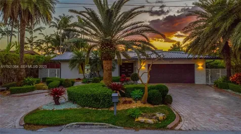 2130 NE 122nd Road North Miami FL 33181