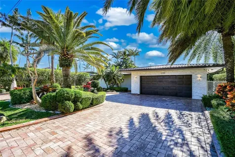 2130 NE 122nd Road North Miami FL 33181