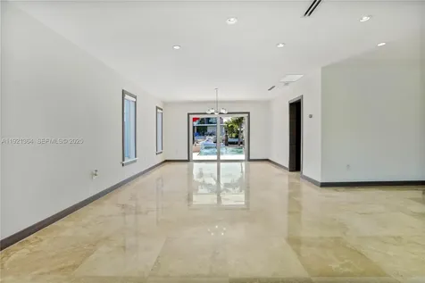 2130 NE 122nd Road North Miami FL 33181
