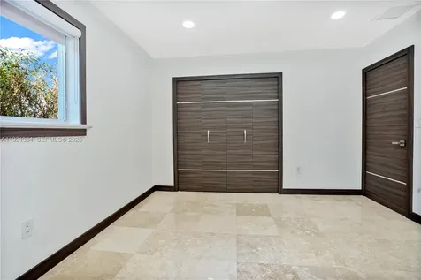 2130 NE 122nd Road North Miami FL 33181