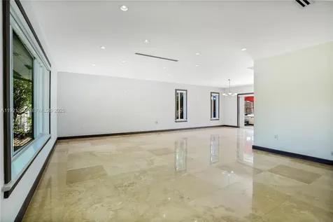 2130 NE 122nd Road North Miami FL 33181