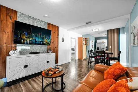 2040 NW 34th Street Miami FL 33142