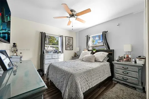 2040 NW 34th Street Miami FL 33142