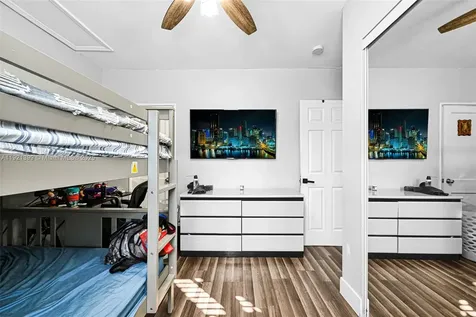 2040 NW 34th Street Miami FL 33142