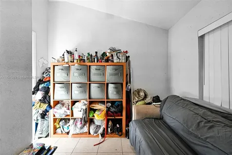 2040 NW 34th Street Miami FL 33142