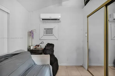 2040 NW 34th Street Miami FL 33142