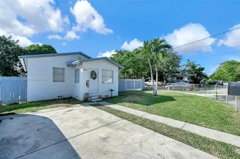2040 NW 34th Street Miami FL 33142