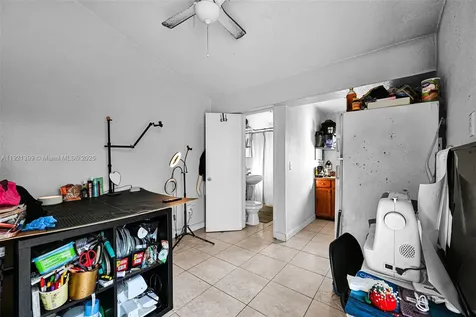 2040 NW 34th Street Miami FL 33142