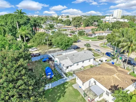 2040 NW 34th Street Miami FL 33142