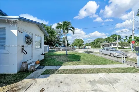 2040 NW 34th Street Miami FL 33142