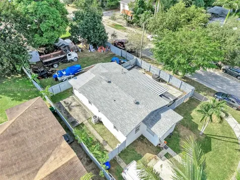 2040 NW 34th Street Miami FL 33142