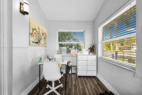 2040 NW 34th Street Miami FL 33142
