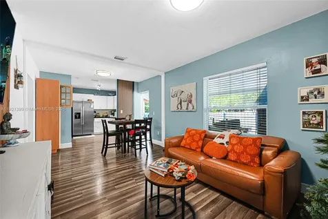 2040 NW 34th Street Miami FL 33142