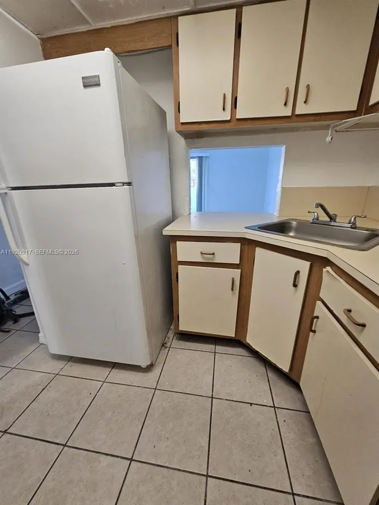4550 NW 9th Street Miami FL 33126