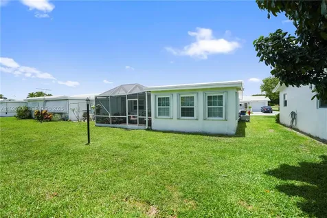 142 NW 10th Court Boynton Beach FL 33426