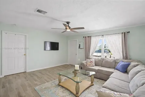 142 NW 10th Court Boynton Beach FL 33426