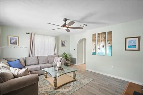 142 NW 10th Court Boynton Beach FL 33426