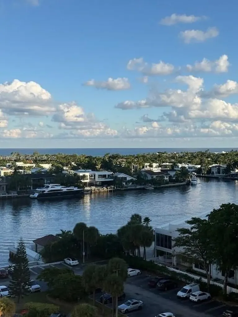 20505 E Country Club Drive Aventura FL 33180