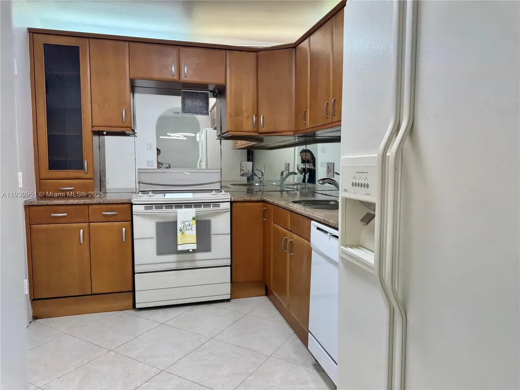 400 Kings Point Drive Sunny Isles Beach FL 33160