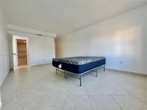 400 Kings Point Drive Sunny Isles Beach FL 33160