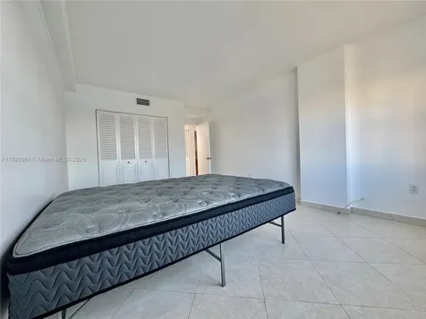400 Kings Point Drive Sunny Isles Beach FL 33160