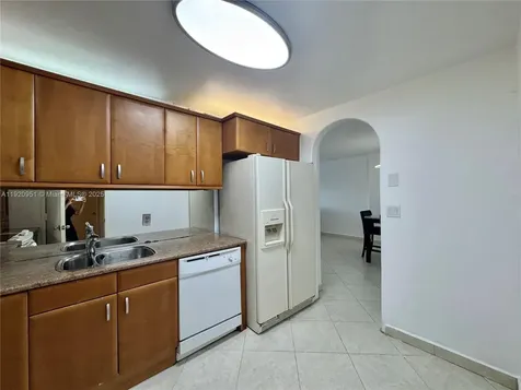 400 Kings Point Drive Sunny Isles Beach FL 33160