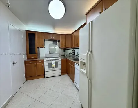 400 Kings Point Drive Sunny Isles Beach FL 33160
