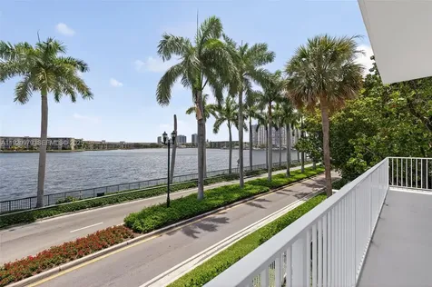 2851 NE 183rd Street Aventura FL 33160