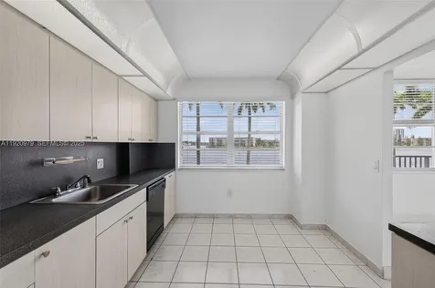 2851 NE 183rd Street Aventura FL 33160