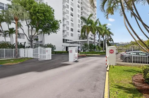 2851 NE 183rd Street Aventura FL 33160