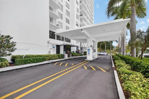 2851 NE 183rd Street Aventura FL 33160