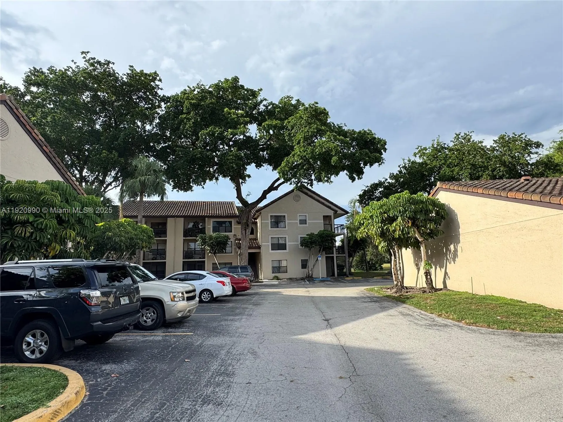 4341 W Mcnab Road Pompano Beach FL 33069