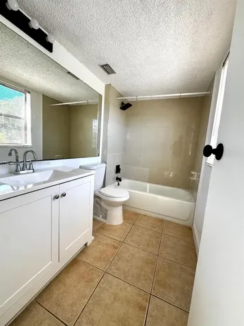 4341 W Mcnab Road Pompano Beach FL 33069