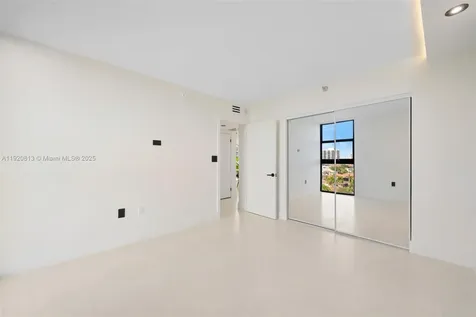 20505 E Country Club Drive Aventura FL 33180