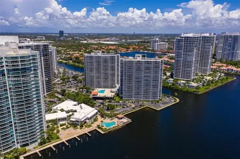 20505 E Country Club Drive Aventura FL 33180