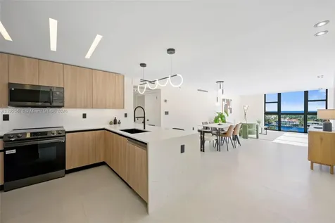 20505 E Country Club Drive Aventura FL 33180