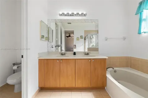 8934 SW 227th Terrace Cutler Bay FL 33190