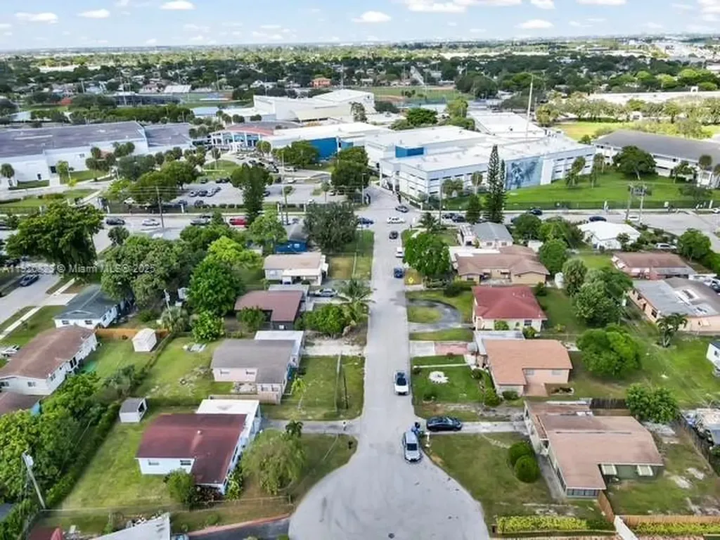 1041 NW 24th Terrace Fort Lauderdale FL 33311