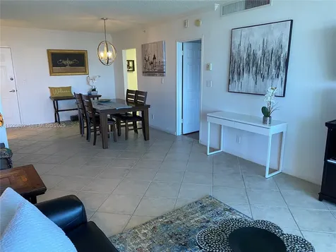 2501 S Ocean Drive Hollywood FL 33019