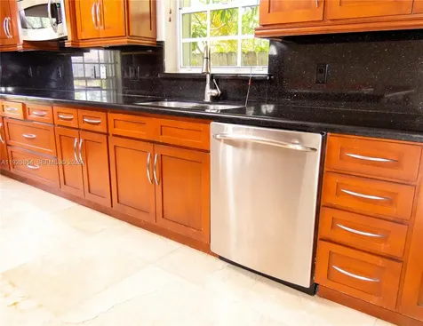6384 SW 31st Street Miami FL 33155